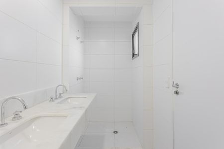 Apartamento à venda com 178m², 3 quartos e 2 vagas Apartamento à venda com 178m², 3 quartos e 2 vagasBanheiro da Suíte 2