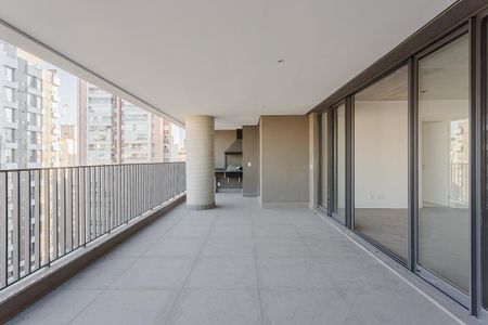 Apartamento à venda com 178m², 3 quartos e 2 vagas Apartamento à venda com 178m², 3 quartos e 2 vagasVaranda