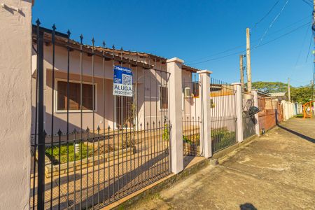 Casa para alugar com 150m², 3 quartos e 2 vagas Casa para alugar com 150m², 3 quartos e 2 vagasFachada