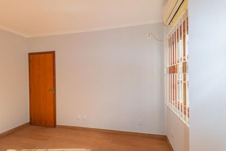 Casa para alugar com 150m², 3 quartos e 2 vagas Casa para alugar com 150m², 3 quartos e 2 vagasQuarto 4