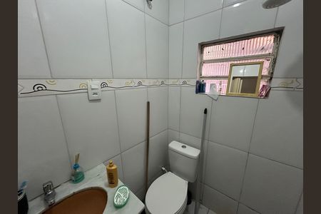 Casa à venda com 80m², 2 quartos e sem vagaBanheiro do Quarto 2 - Suíte
