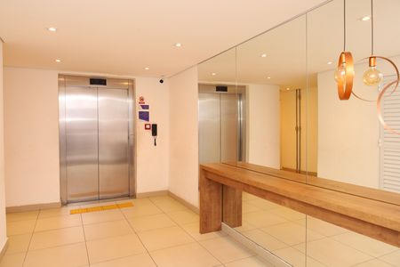 Apartamento para alugar com 33m², 2 quartos e sem vagaÁrea comum - Saguão do prédio