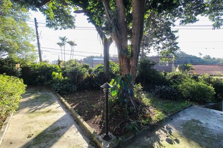 Área externa de casa para alugar com 4 quartos, 790m² em Vila Pirajussara, São Paulo