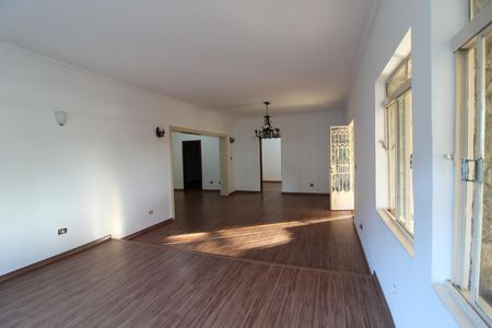 Casa para alugar com 790m², 4 quartos e 2 vagas Casa para alugar com 790m², 4 quartos e 2 vagasSala