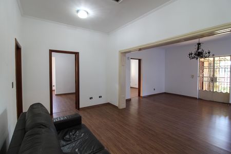Casa para alugar com 790m², 4 quartos e 2 vagas Casa para alugar com 790m², 4 quartos e 2 vagasSala