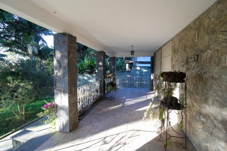 Área externa de casa para alugar com 4 quartos, 790m² em Vila Pirajussara, São Paulo