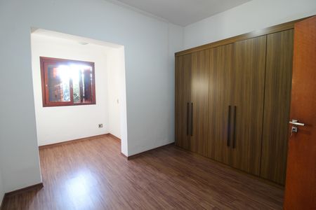 Casa para alugar com 790m², 4 quartos e 2 vagas Casa para alugar com 790m², 4 quartos e 2 vagasQuarto 1