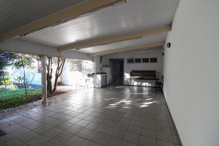 Garagem de casa para alugar com 4 quartos, 790m² em Vila Pirajussara, São Paulo