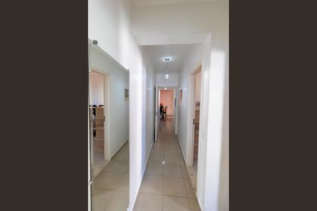 Corredor de apartamento para alugar com 2 quartos, 67m² em São Bernardo, Campinas