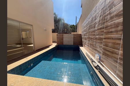 Casa à venda com 3 quartos, 105m² em Parque Amazonia, Goiânia