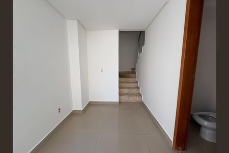 Casa à venda com 3 quartos, 105m² em Parque Amazonia, Goiânia