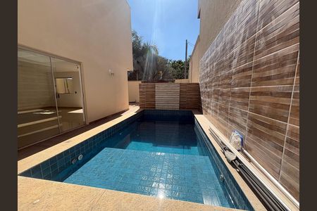 Casa à venda com 3 quartos, 105m² em Parque Amazonia, Goiânia