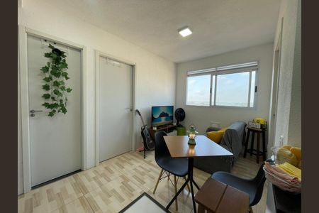 Sala de apartamento para alugar com 2 quartos, 34m² em Veleiros, São Paulo