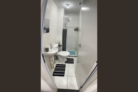 Banheiro de apartamento à venda com 2 quartos, 34m² em Veleiros, São Paulo