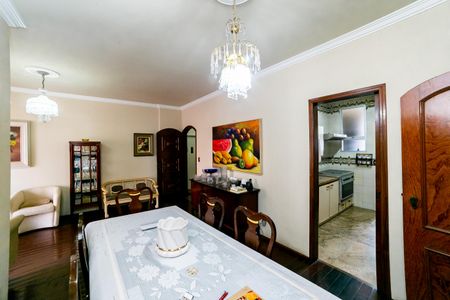 Apartamento à venda com 130m², 4 quartos e 2 vagasSala