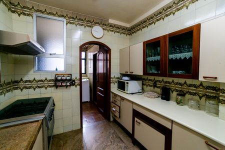 Cozinha de apartamento à venda com 4 quartos, 130m² em Lourdes, Belo Horizonte