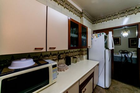 Apartamento à venda com 130m², 4 quartos e 2 vagasCozinha