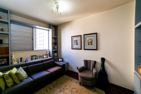 Apartamento à venda com 130m², 4 quartos e 2 vagasQuarto 2