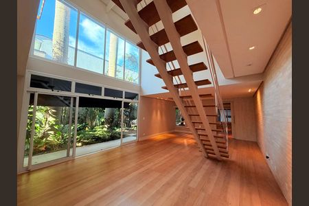 Casa à venda com 4 quartos, 250m² em Brooklin, São Paulo