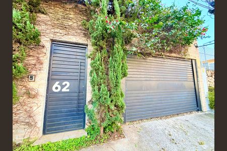 Fachada de casa à venda com 4 quartos, 250m² em Brooklin, São Paulo