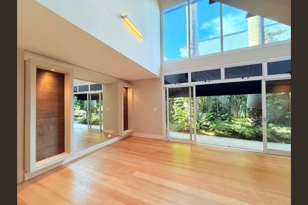 Sala de casa para alugar com 4 quartos, 250m² em Brooklin, São Paulo