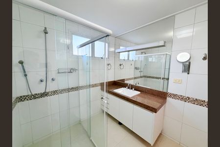 Banheiro social de casa para alugar com 4 quartos, 250m² em Brooklin, São Paulo