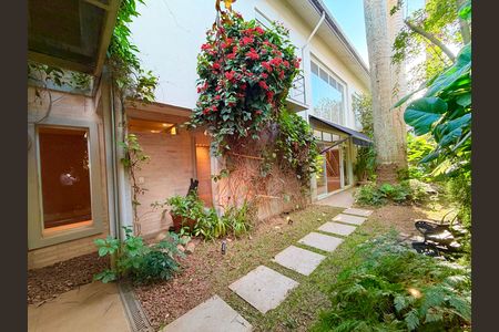 Jardim de casa à venda com 4 quartos, 250m² em Brooklin, São Paulo
