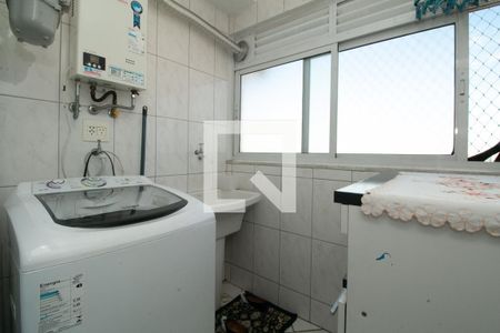 Área de serviço de apartamento para alugar com 2 quartos, 64m² em Vila Bertioga, São Paulo