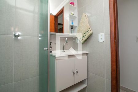 Banheiro de apartamento para alugar com 2 quartos, 64m² em Vila Bertioga, São Paulo