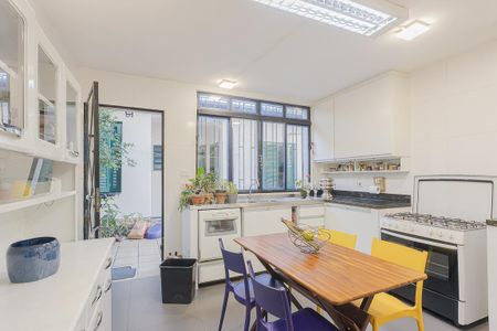 Casa para alugar com 200m², 3 quartos e 2 vagas Casa para alugar com 200m², 3 quartos e 2 vagasCozinha