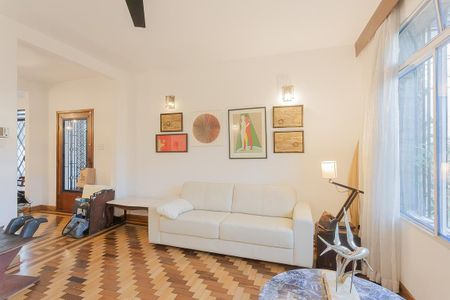 Casa para alugar com 200m², 3 quartos e 2 vagas Casa para alugar com 200m², 3 quartos e 2 vagasSala