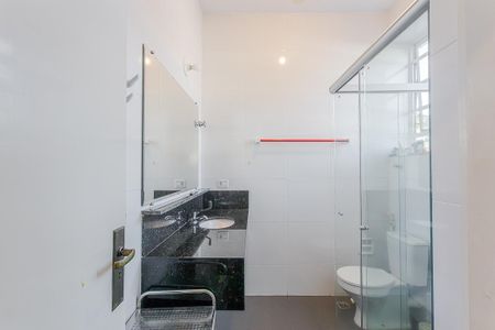 Casa para alugar com 200m², 3 quartos e 2 vagas Casa para alugar com 200m², 3 quartos e 2 vagasBanheiro
