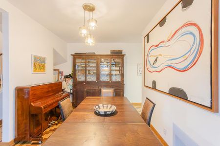Casa para alugar com 200m², 3 quartos e 2 vagas Casa para alugar com 200m², 3 quartos e 2 vagasSala de Jantar