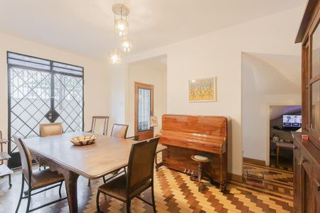 Casa para alugar com 200m², 3 quartos e 2 vagas Casa para alugar com 200m², 3 quartos e 2 vagasSala de Jantar