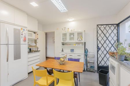 Casa para alugar com 200m², 3 quartos e 2 vagas Casa para alugar com 200m², 3 quartos e 2 vagasCozinha