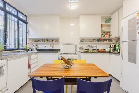 Casa para alugar com 200m², 3 quartos e 2 vagas Casa para alugar com 200m², 3 quartos e 2 vagasCozinha