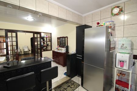 Casa à venda com 280m², 4 quartos e 4 vagasSala / Cozinha