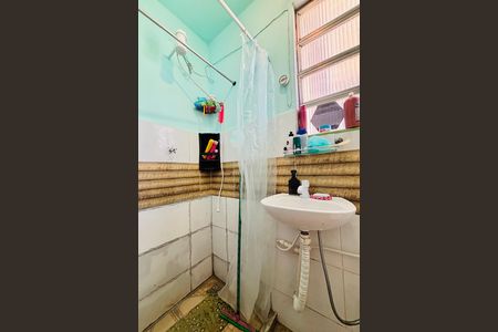 Banheiro de kitnet/studio para alugar com 1 quarto, 20m² em Centro, Rio de Janeiro