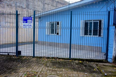 Fachada de casa para alugar com 2 quartos, 40m² em Vila Parque Brasilia, Cachoeirinha