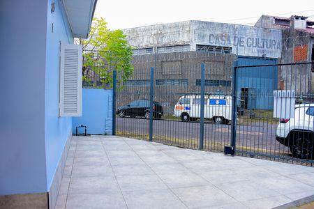 Área externa de casa para alugar com 2 quartos, 40m² em Vila Parque Brasilia, Cachoeirinha