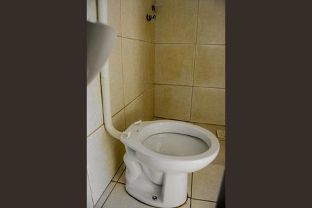 Casa para alugar com 40m², 2 quartos e 1 vaga Casa para alugar com 40m², 2 quartos e 1 vagaBanheiro