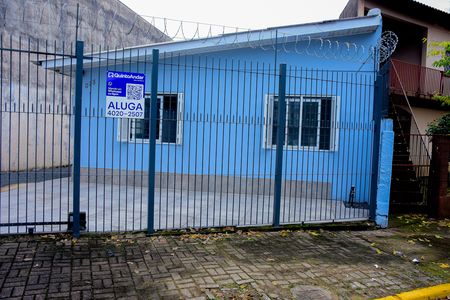 Fachada de casa para alugar com 2 quartos, 40m² em Vila Parque Brasilia, Cachoeirinha