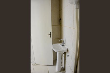 Casa para alugar com 40m², 2 quartos e 1 vaga Casa para alugar com 40m², 2 quartos e 1 vagaBanheiro
