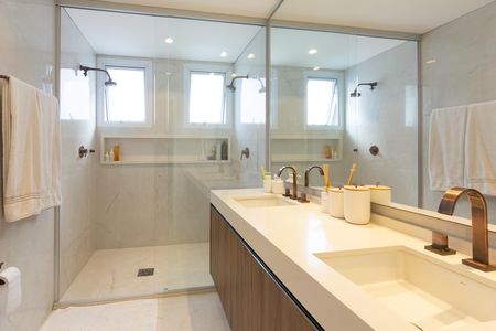 Apartamento à venda com 112m², 2 quartos e 2 vagas Apartamento à venda com 112m², 2 quartos e 2 vagasBanheiro da Suíte