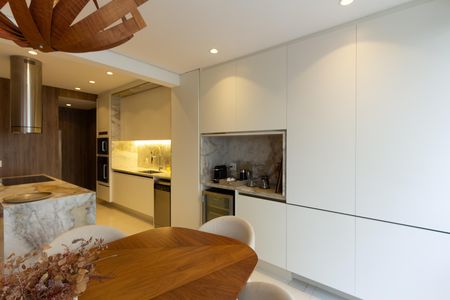 Apartamento à venda com 112m², 2 quartos e 2 vagas Apartamento à venda com 112m², 2 quartos e 2 vagasSala/Cozinha