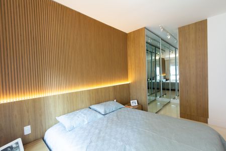 Apartamento à venda com 112m², 2 quartos e 2 vagas Apartamento à venda com 112m², 2 quartos e 2 vagasSuíte