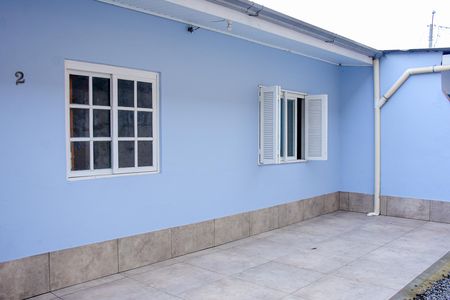 Área externa de casa para alugar com 2 quartos, 40m² em Vila Parque Brasilia, Cachoeirinha
