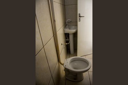 Banheiro de casa para alugar com 2 quartos, 40m² em Vila Parque Brasilia, Cachoeirinha