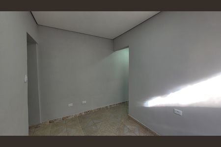 Sala de casa para alugar com 2 quartos, 180m² em Vila Miranda, Itaquaquecetuba