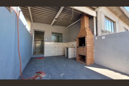 Área de Serviço de casa para alugar com 2 quartos, 180m² em Vila Miranda, Itaquaquecetuba